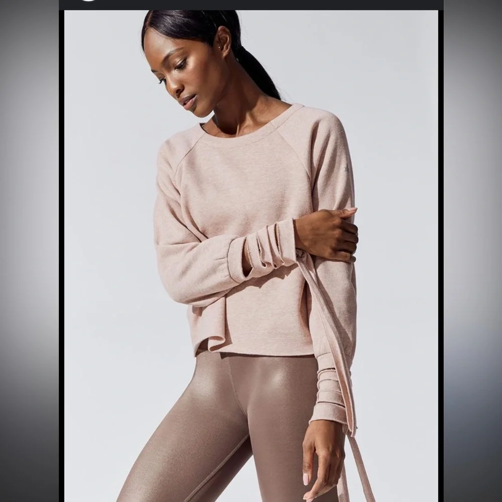 ALO Yoga Beige tribe long Sleeve Cut-Out top - Picture 2 of 11